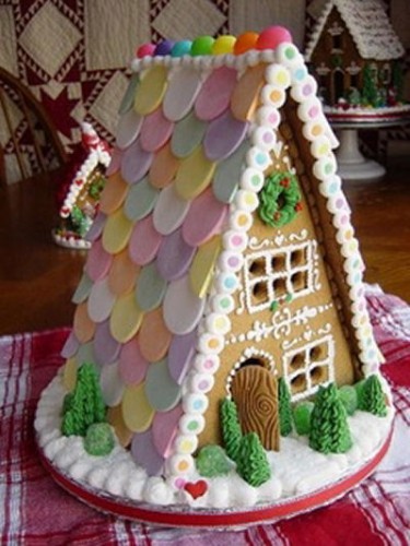 Gingerbread house with pretty roof