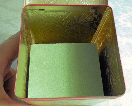Foam in the tea tin