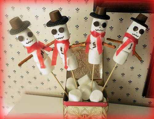 DIY marshmallow snowmen