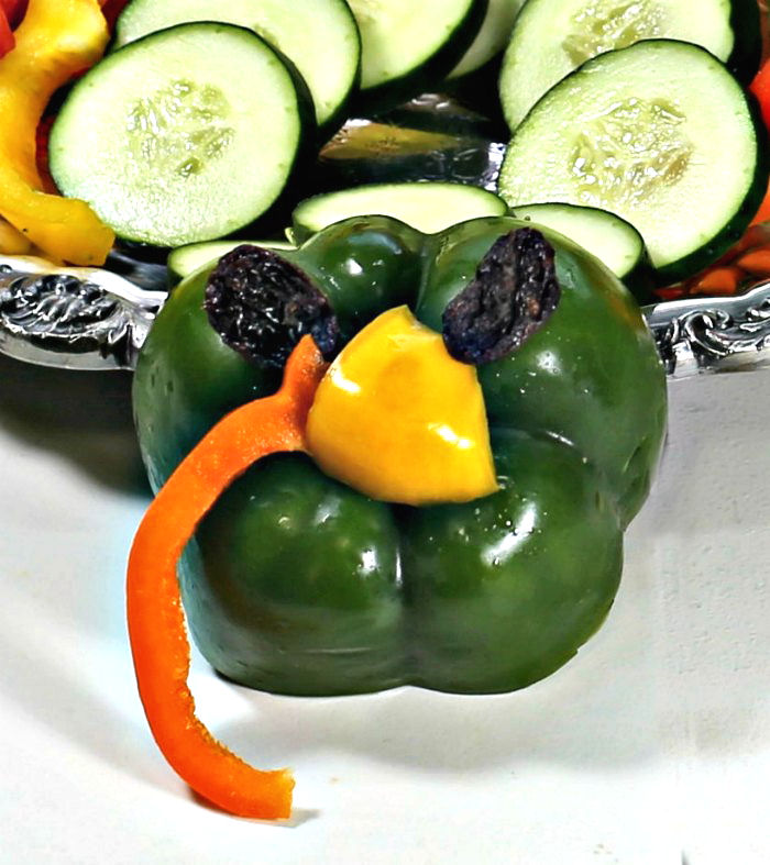 green pepper turkey head Turkey head made of vegetables