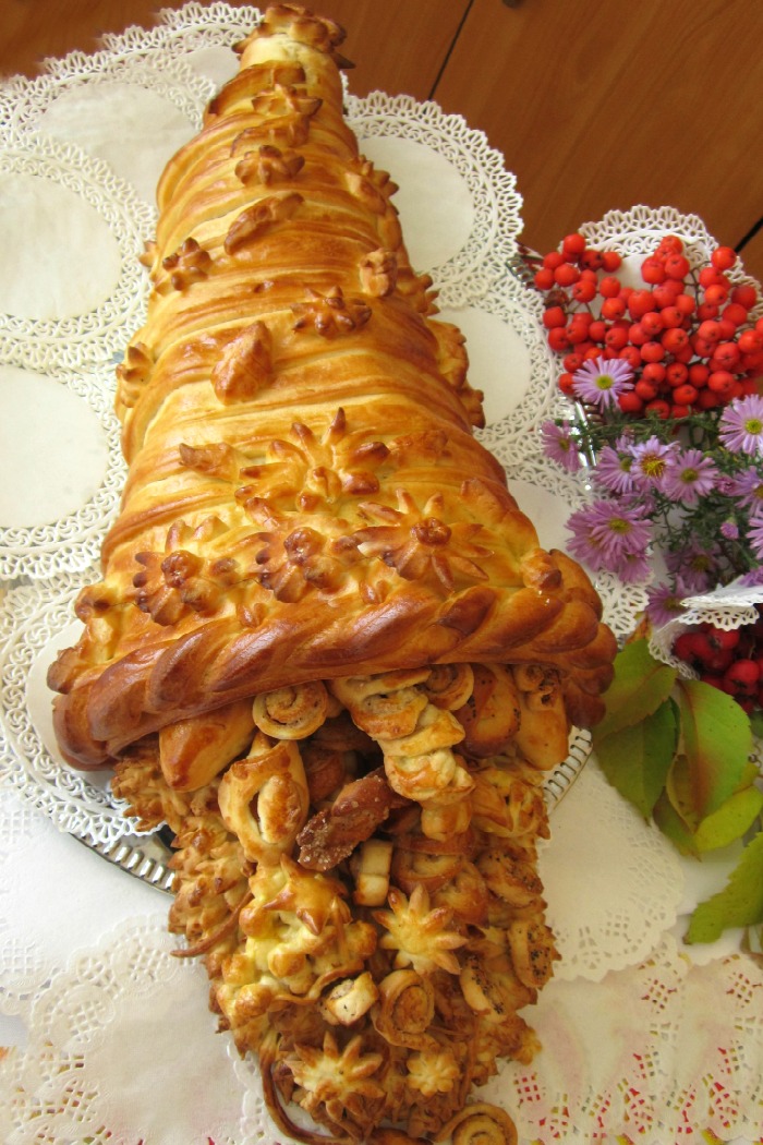 Edible cornucopia filled with bread rolls