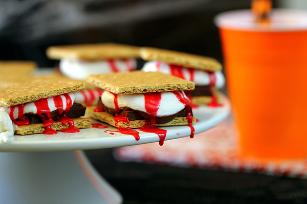 Bloody Halloween smore's from homemadebakinghacks.com