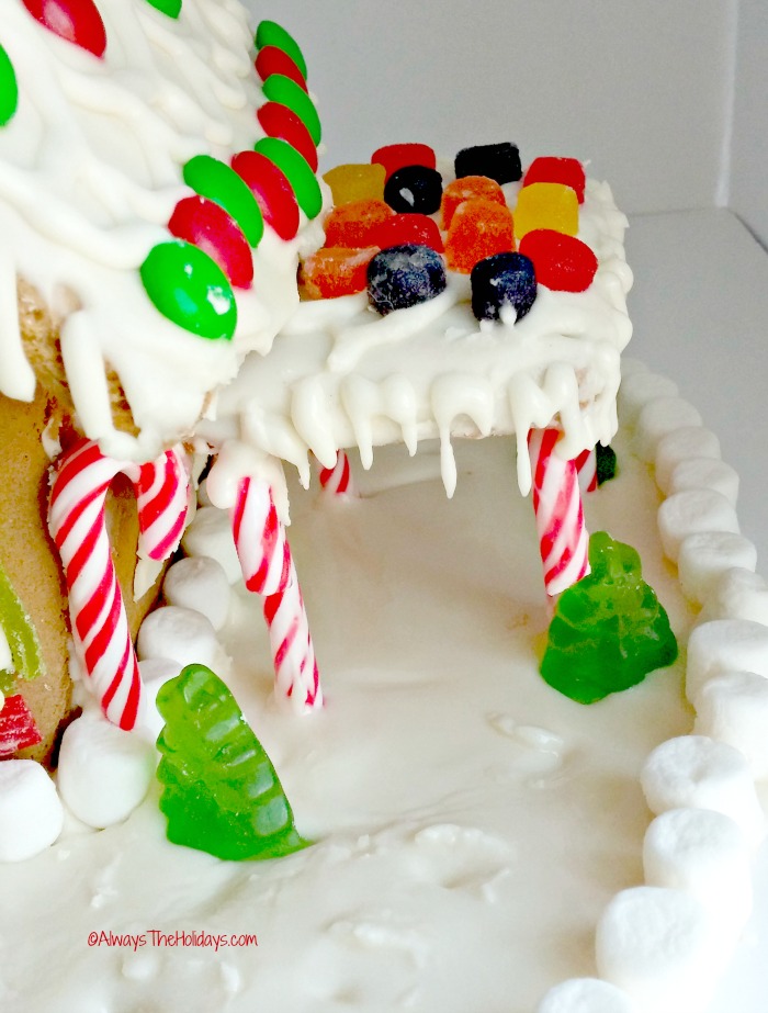 lean to of a Gingerbread house Add a lean to to the side of the ouse