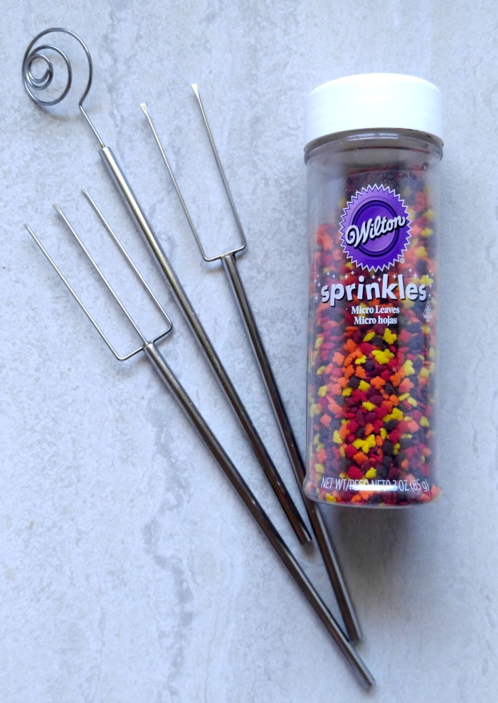 Dipping tools and autumn leaf sprinkles