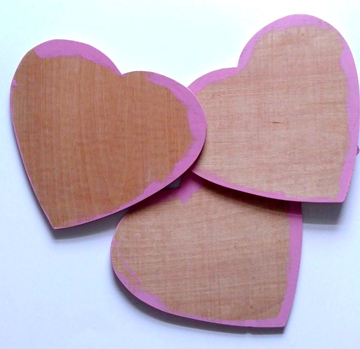 Paint the edges of the hearts
