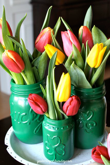 Welcome spring with these St Patrick's day mason jar vases from yesterdayontuesday.com