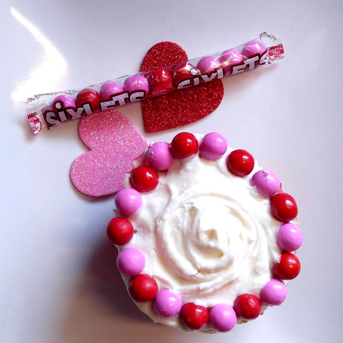 Sixlets in a circle on a Valentine Cupcake