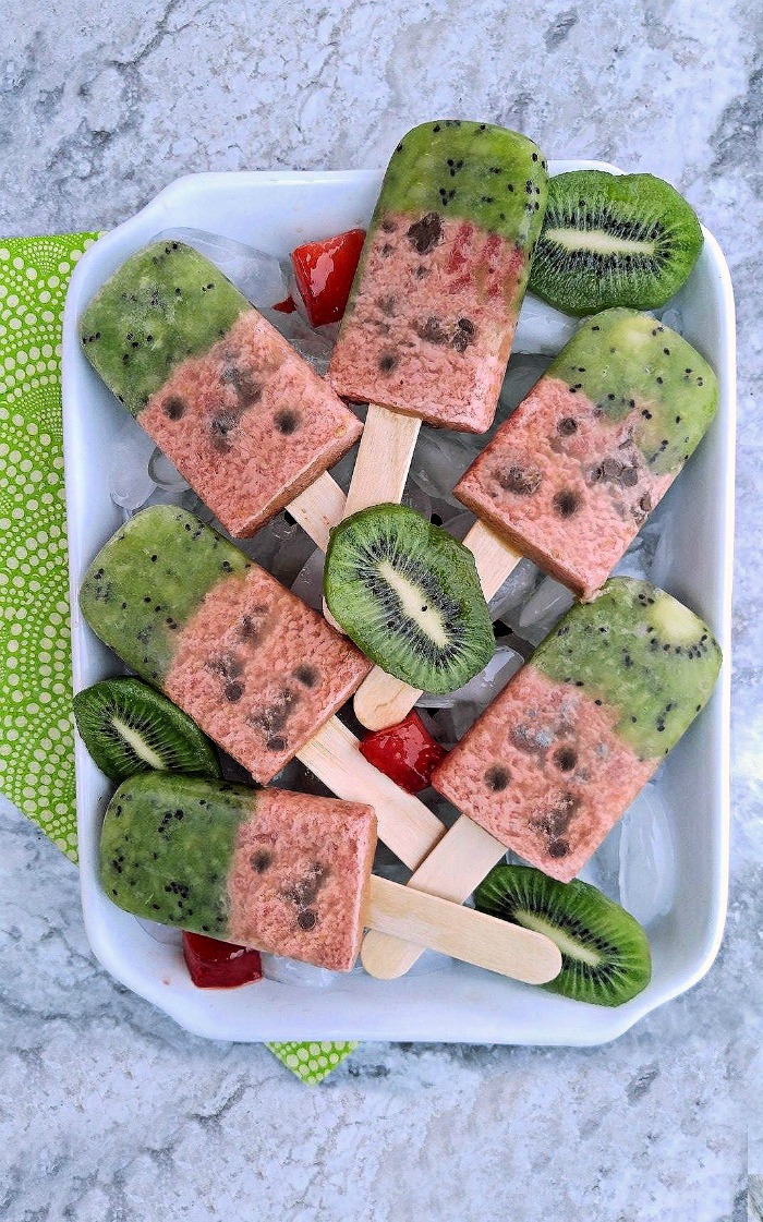 Kiwi watermelon popsicles These kiwi watermelon pops are sweet and hydrating with a crunch from some chocolate chips.