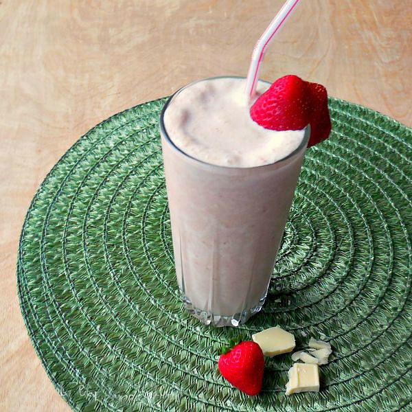 White chocolate tropical fruit smoothie