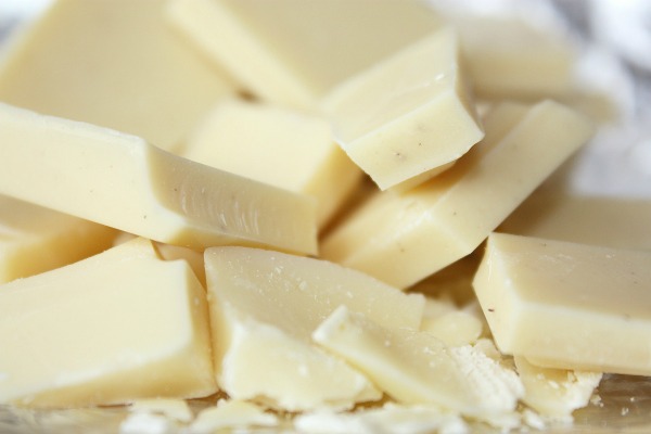 White chocolate pieces