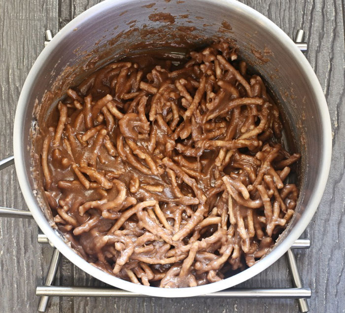 chocolate and chow mein noodles in a pan Bird's nest chocolate mixture