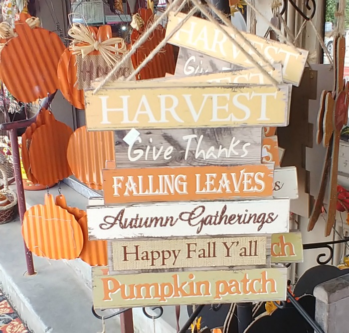 Seasonal fall sayings signs
