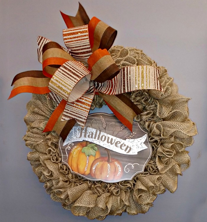 Burlap wreath with a Halloween sign