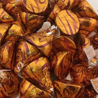 Hershey's Kisses Milk Chocolate Filled With Caramel, Gold Foil (Pack of 2 Pounds)