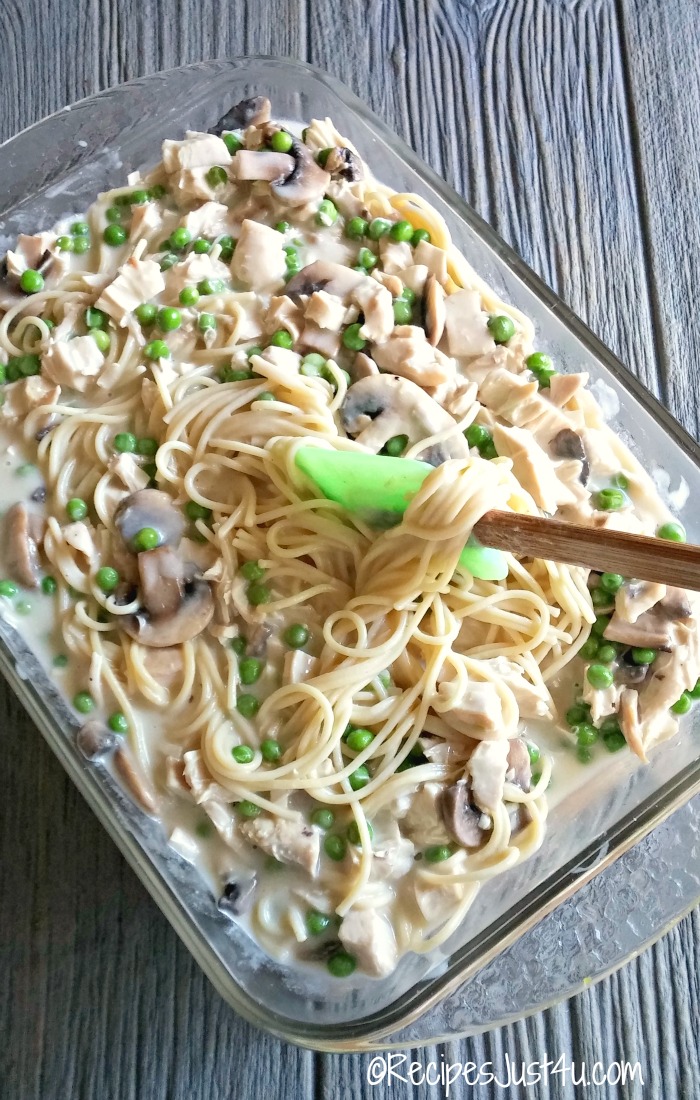 creamy garlic tetrazzini Creamy garlic tetrazzini over spaghetiti