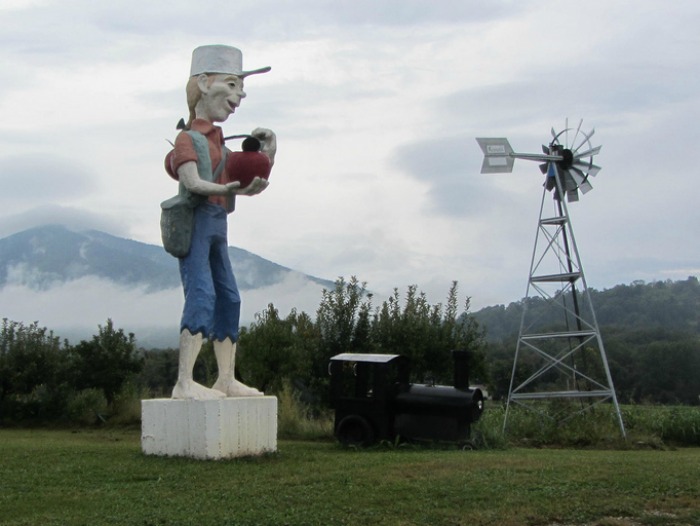 Johnny Appleseed Statue Johnny Appleseed Statue