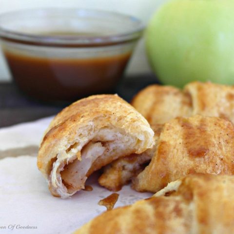 apple cinnamon crescent rolls
