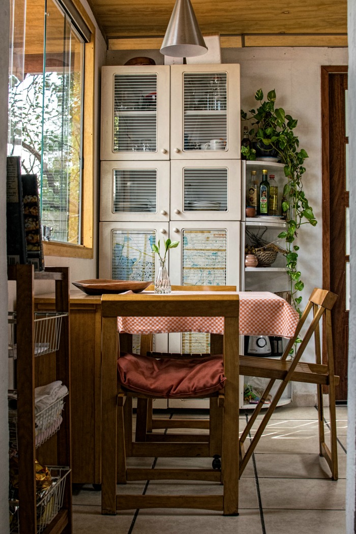 Farmhouse decor in a sunny room