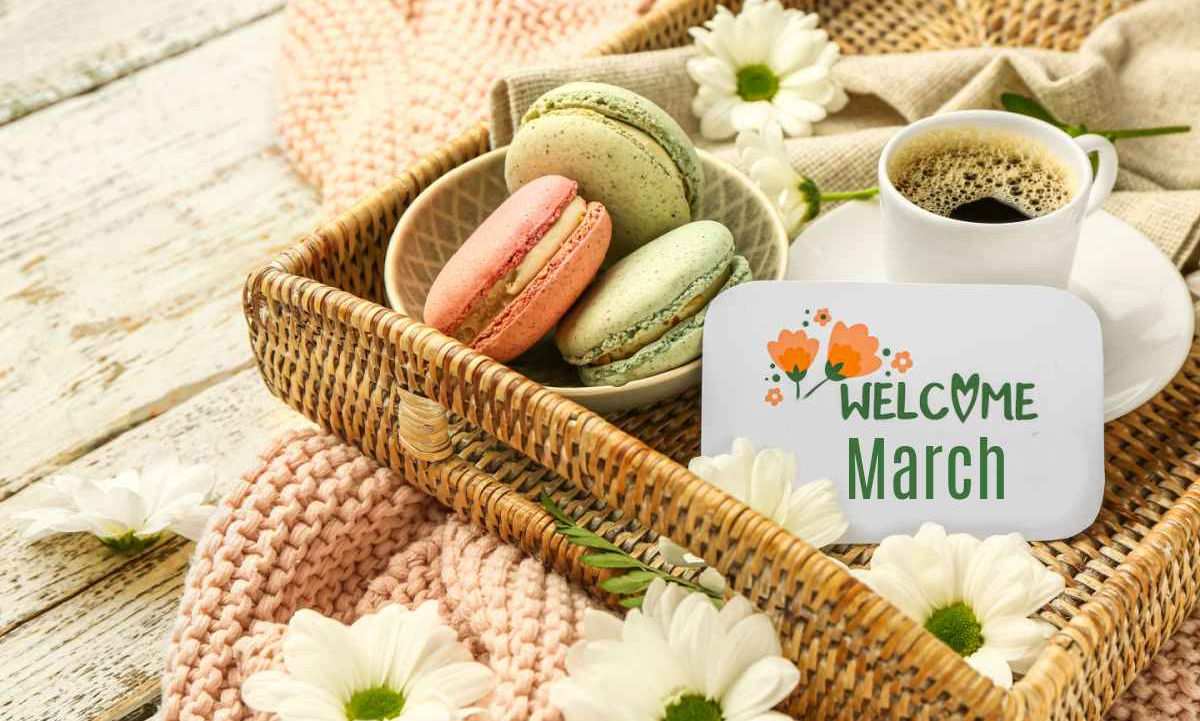 Welcome March with macarons!