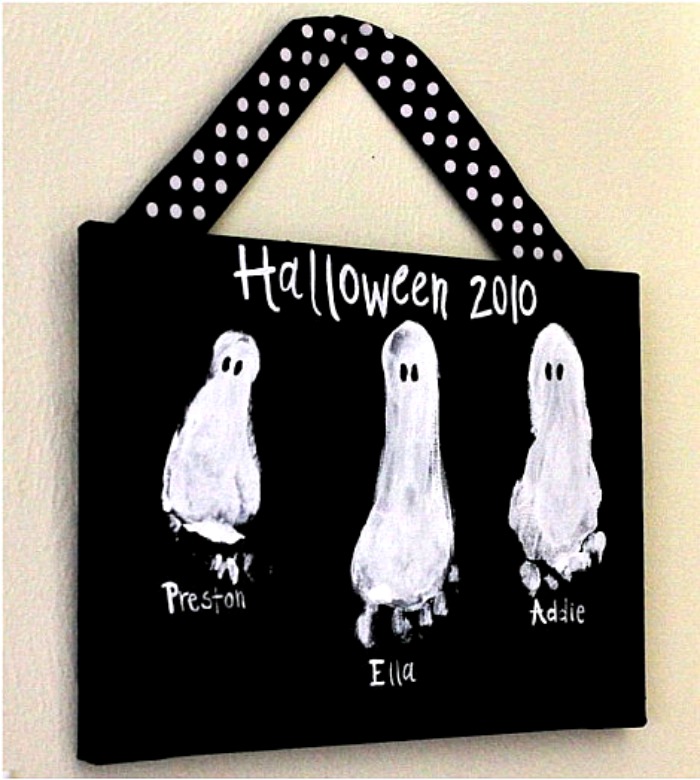 DIY Halloween decorations - Halloween ghost wall hanging made from your child's foot
