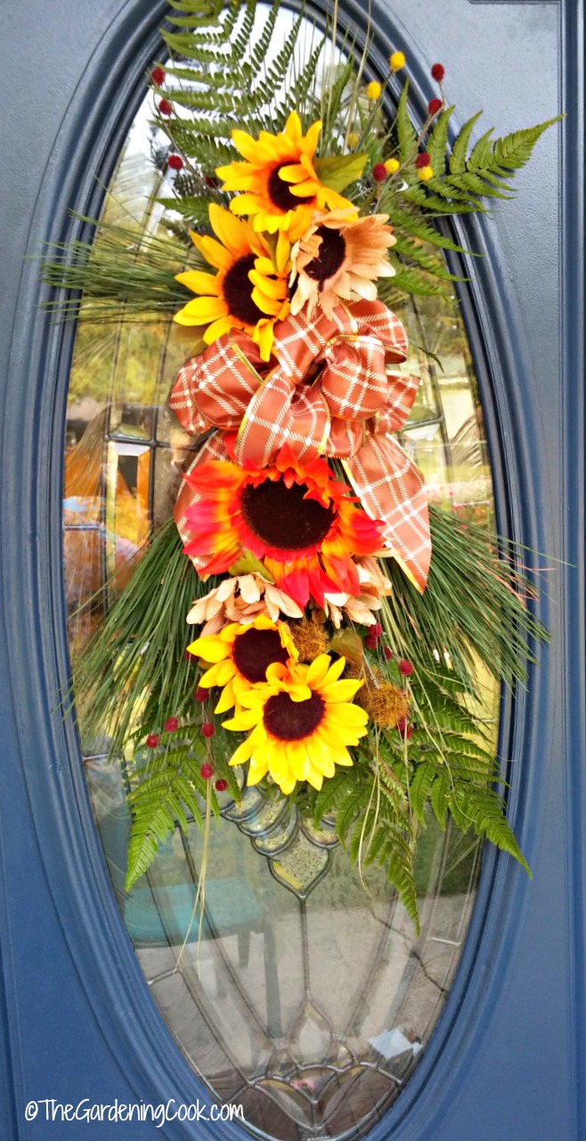 Image for How to Make an Autumn Door Swag